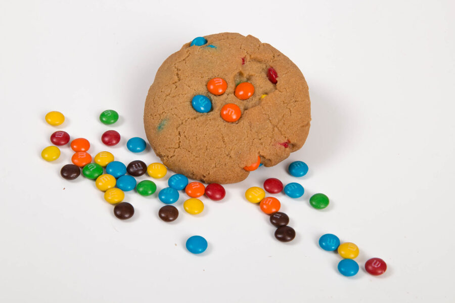 A half dozen chocolate candy cookies